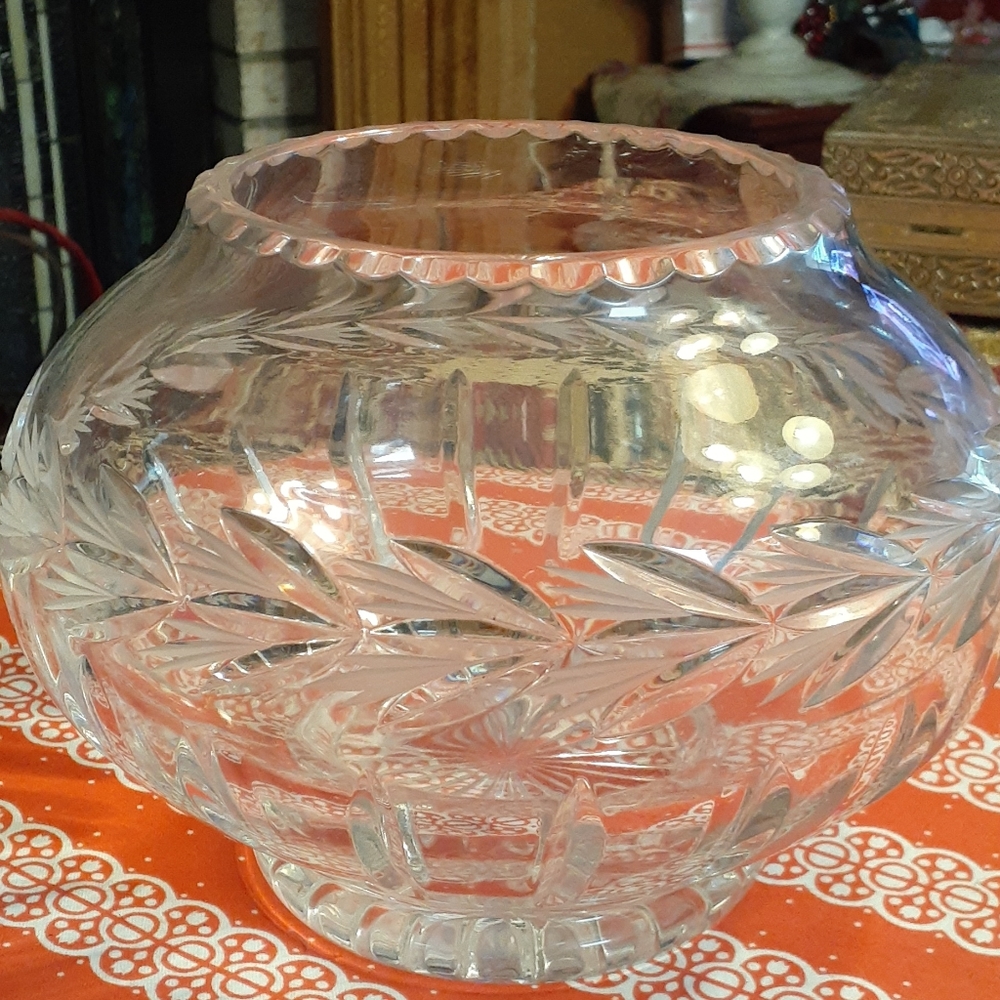 ♦️FINAL SALE♦️Vintage lead cut crystal bowl